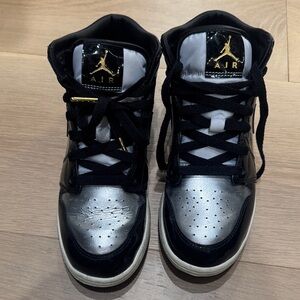 Jordan 1 Mid SE Metallic Air Black and Silver High-Top Sneakers